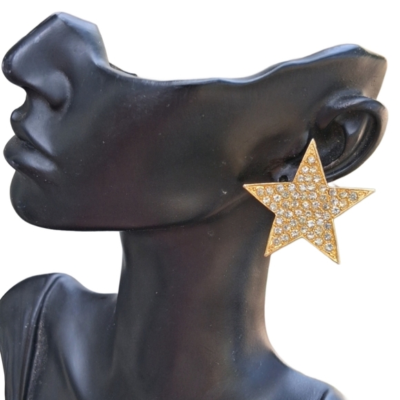 Vintage Jewelry - 80s Bold Pave Rhinestone Goldtone Star Clip On Earrings